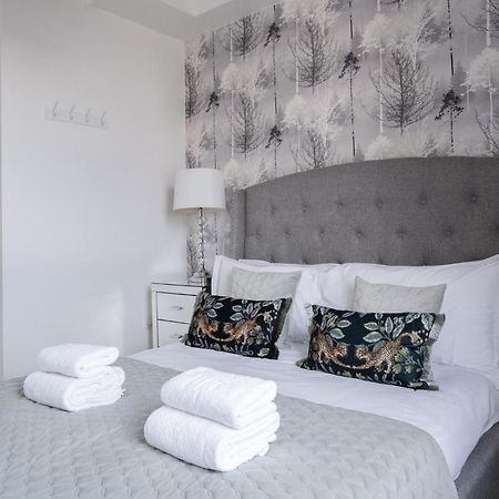 Luxury One Bed Apartment Carterton Exterior foto