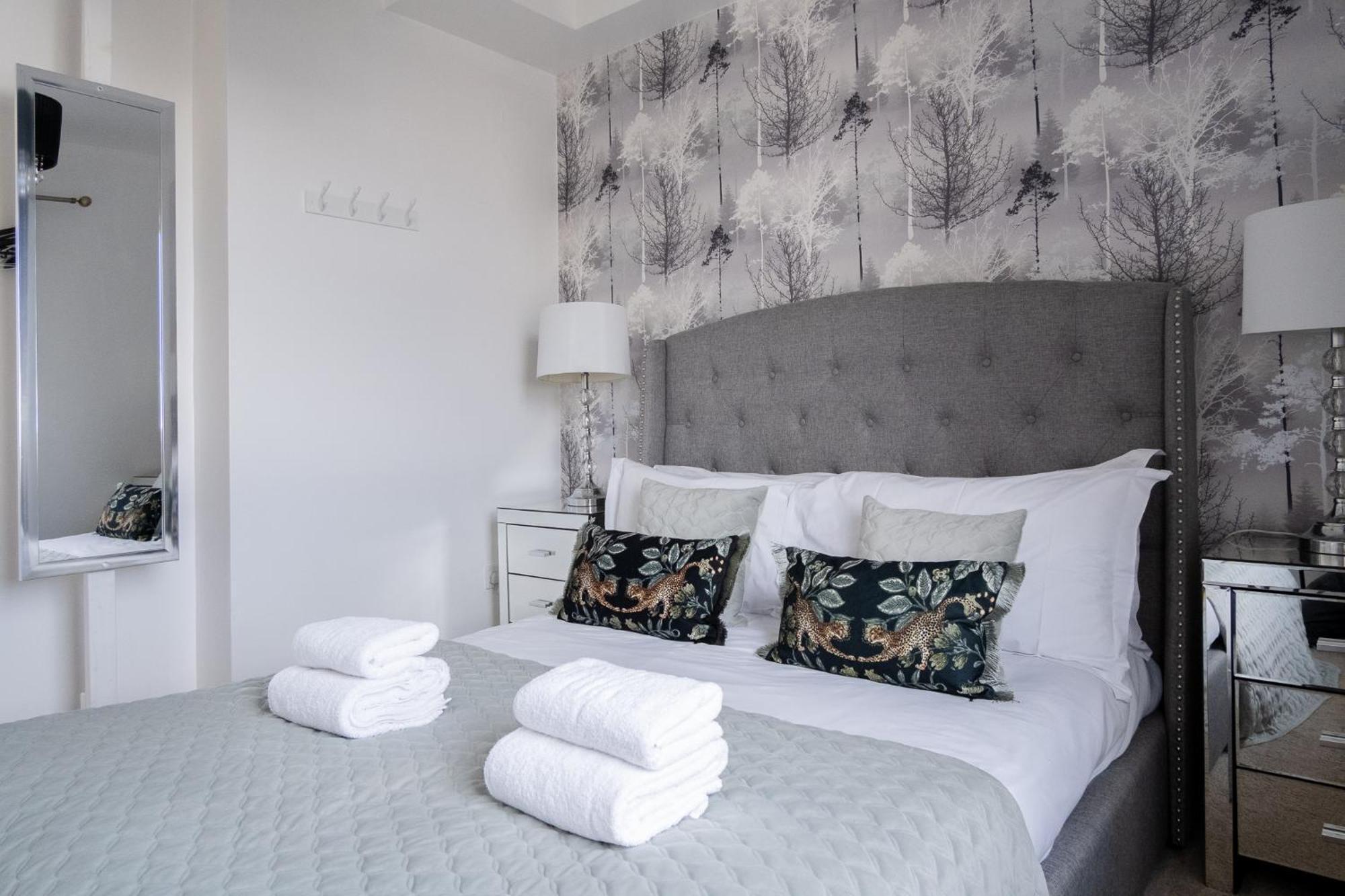 Luxury One Bed Apartment Carterton Exterior foto